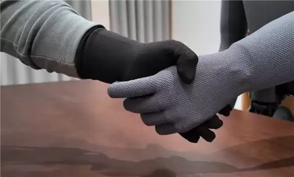 小米机器人灵巧手首次公开：全掌触觉感知 实现15万次抓握循环测试