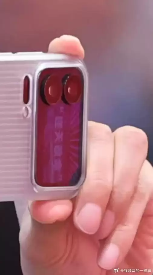 雷军又上热搜 手机背屏壁纸是“逆天改命”圈粉无数:这么成功还这么努力