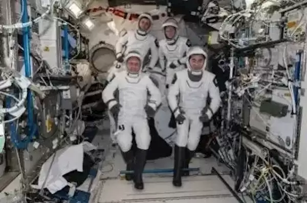 美国宇航员国际空间站紧急撤离原因披露:突然失语 原因至今不明