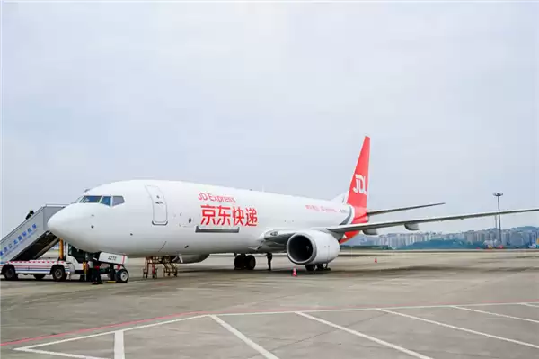 京东物流宣布第13架全货机投用 满载18吨 重庆与长三角运输次日达