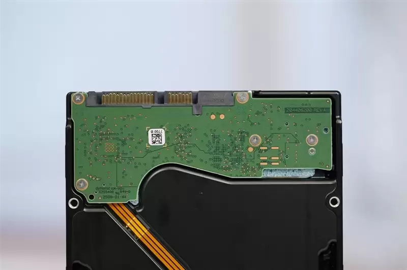 4盘RAID 0读写超1100MB/s！希捷酷狼Pro 32TB硬盘评测：百万文件快速完成备份