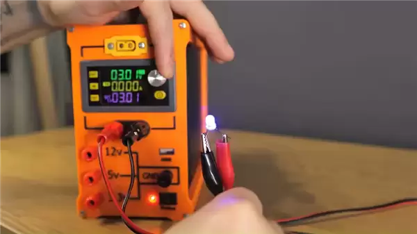 20年老电源废物利用!3D打印+百元配件:自制专业实验台电源