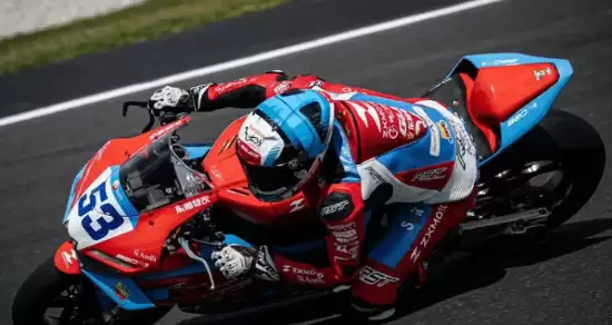 张雪机车820RR三版本发布并限新手购，安全争议与黄涛事故引发行业反思