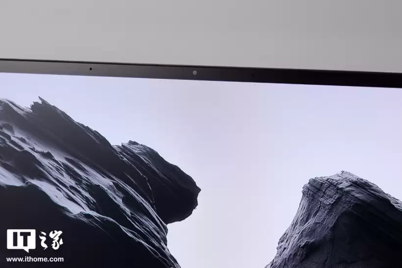 华硕灵耀16 Air 2026 锐龙版图赏:纯白机身,极简美学再进化