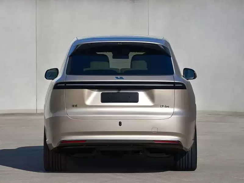 全新一代理想L9实车曝光 二季度内发布