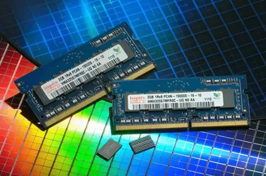 DDR5内存价格大幅回调，供需变化与AI算法扰动成主因