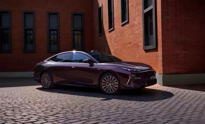 1725km综合续航城市NOA 银河星耀8远航家上市限时14.68万起