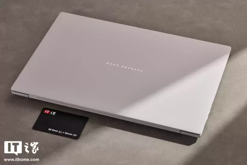 华硕灵耀16 Air 2026 锐龙版图赏:纯白机身,极简美学再进化