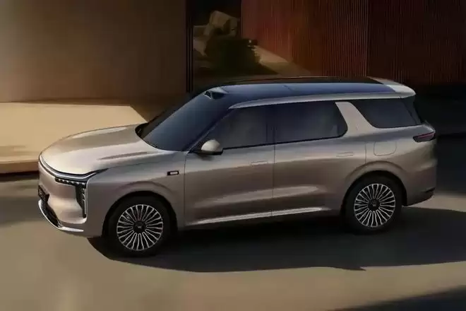 线控底盘+千问大模型 智己LS8预售XX.XX万起