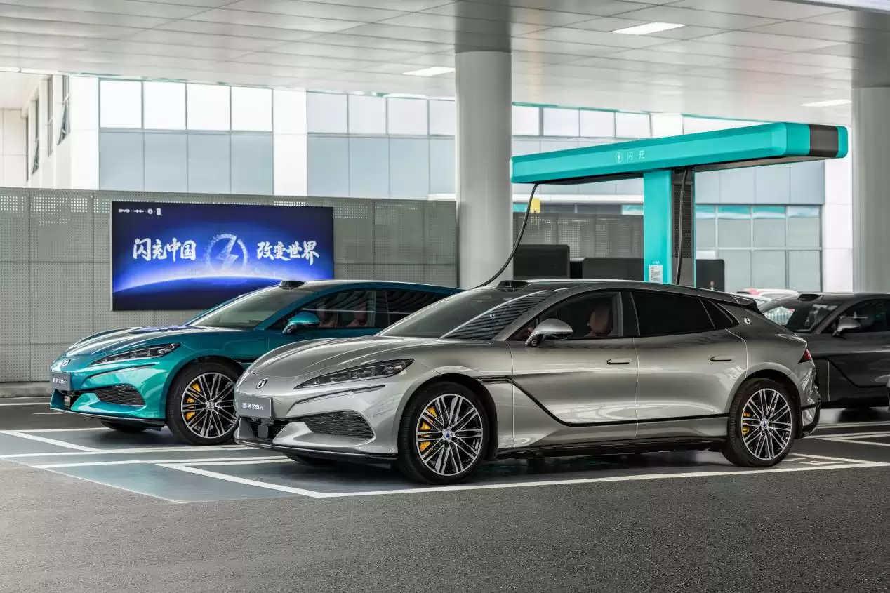 全球首座“圆梦建站”闪充站正式启用，赋能腾势用户拥抱闪充时代