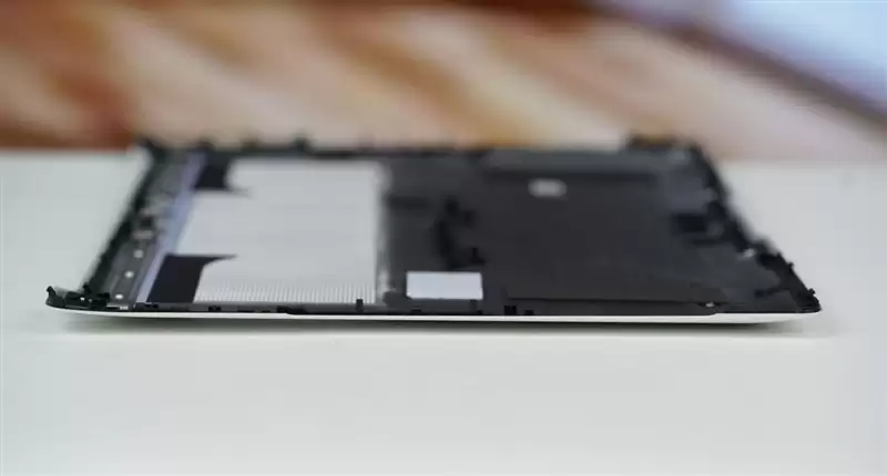 不计成本的奢华做工！小米笔记本Pro 14评测：目前最强的1.1kg轻薄本