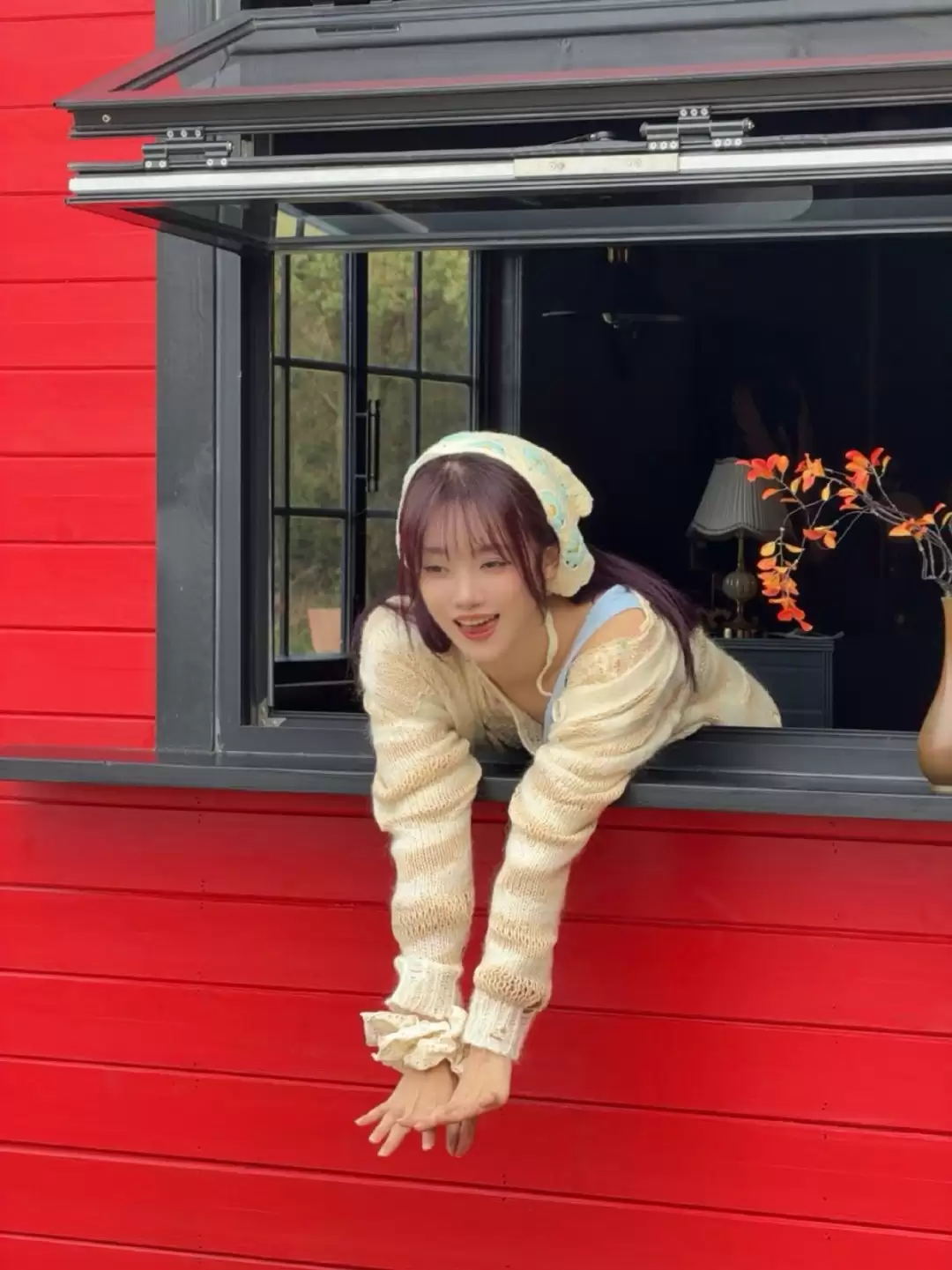 LPL女主持小钰晒春游照:分手阴霾退散 心情大好!