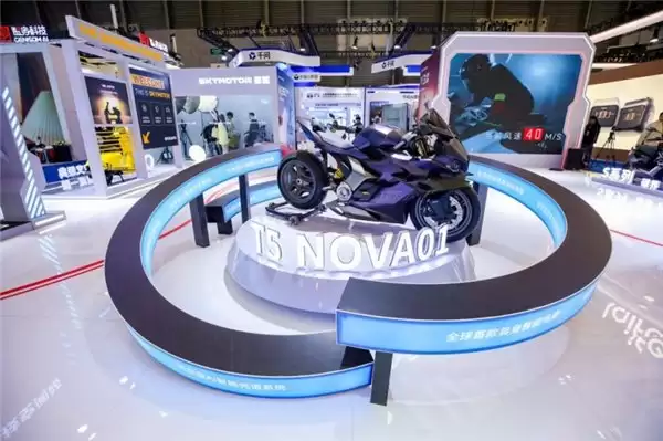 首驱科技携全球首款具身化智能出行产品亮相 AWE2026 全维首创技术定义智能出行新标杆