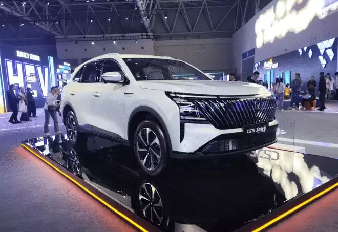 混动接棒燃油车 中国长安蓝鲸超擎正式发布