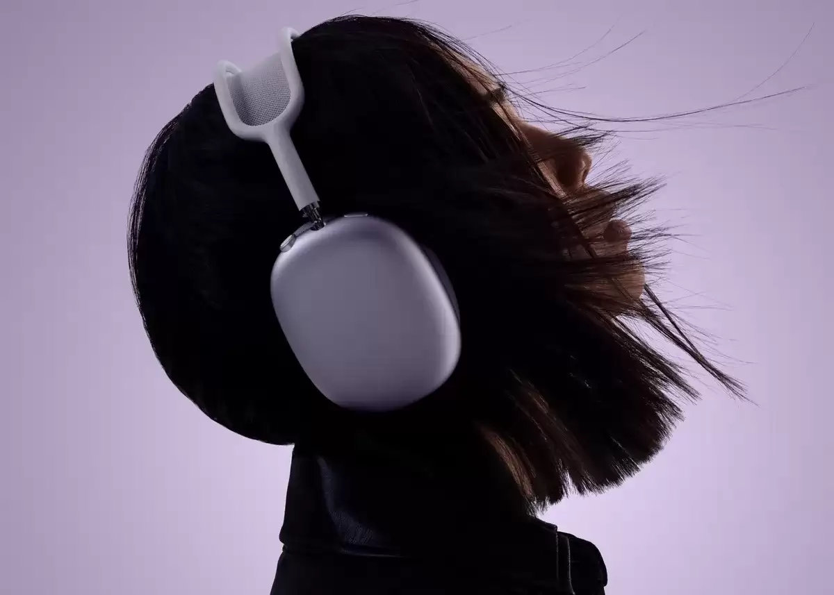 苹果高管揭秘AirPods Max 2：特定音频任务H2芯片算力已超Mac