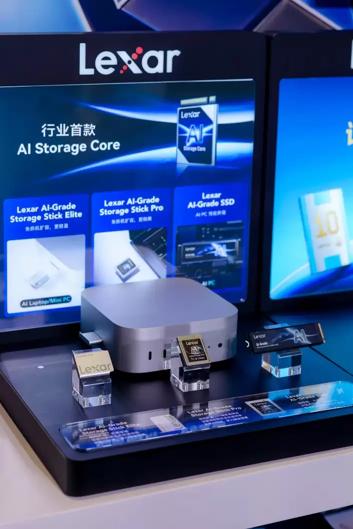 雷克沙携 AI Storage Core 及阿根廷国家队联名产品亮相 2026 中国闪存市场峰会