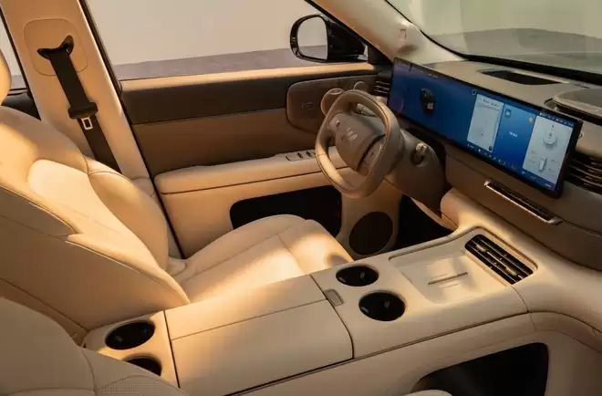 线控底盘+千问大模型 智己LS8预售XX.XX万起