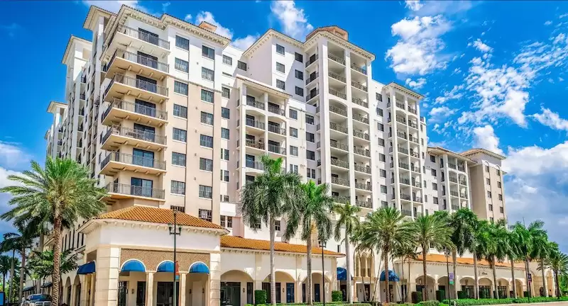 博卡拉顿核心地段多户住宅项目实景