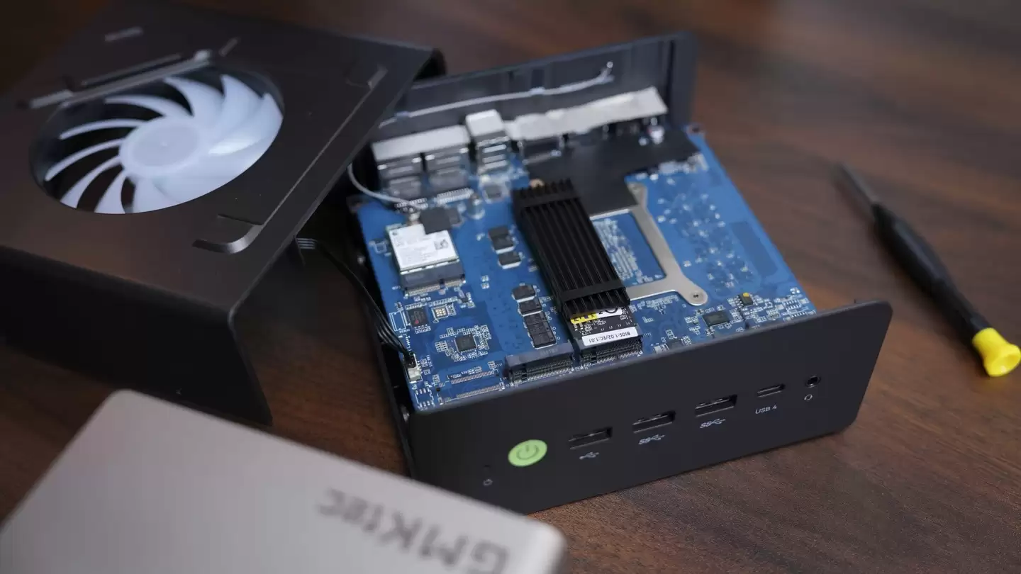 极摩客 EVO-T2S 迷你主机上市：搭载英特尔酷睿 Ultra X7 358H、64GB 内存 14999 元