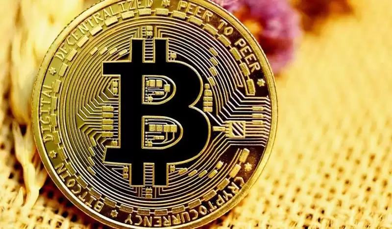 简单赚币与网格交易核心区别对比图:利息收入 vs 波动套利