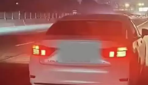 1死3伤！男子高速停车救人遇二次事故被定次责 交警：未设置警示标志