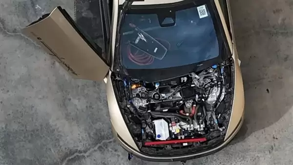 前驱实锤!特斯拉Cybercab机舱曝光:无前备箱 内置超大储液罐