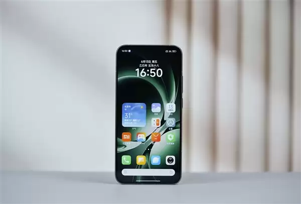 魏思琪换上新机!REDMI K90至尊版来了 小米首款风冷旗舰