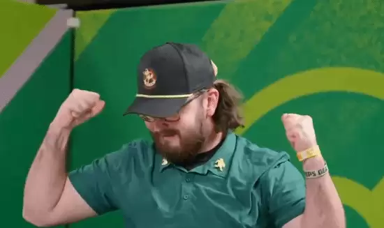 电竞冠军因庆祝动作被判负!玩家抗议:裁判才该开除