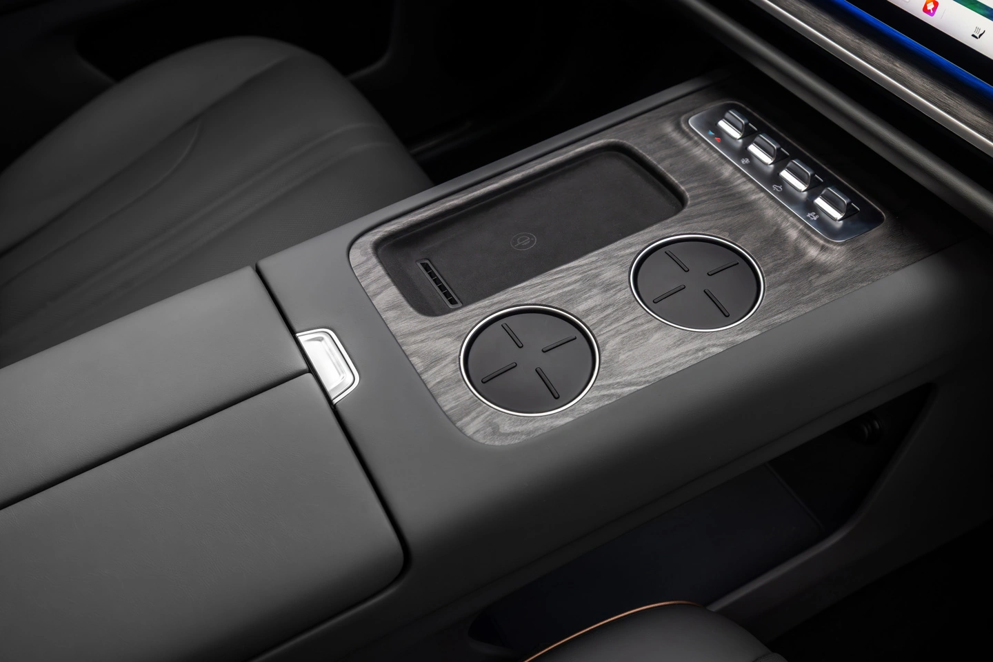 搭 2.0T 超级 Hi4 混动系统，长城魏牌 V9X 插混 SUV 将于 4 月 16 日预售