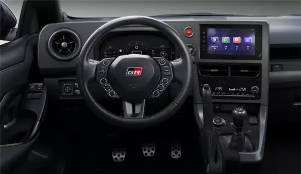 最强三缸“买菜车” 新款丰田GR YARIS在中国上市:40.28万起