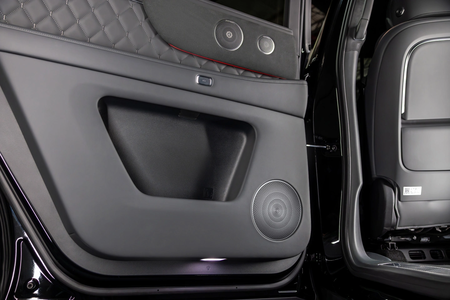 搭 2.0T 超级 Hi4 混动系统，长城魏牌 V9X 插混 SUV 将于 4 月 16 日预售