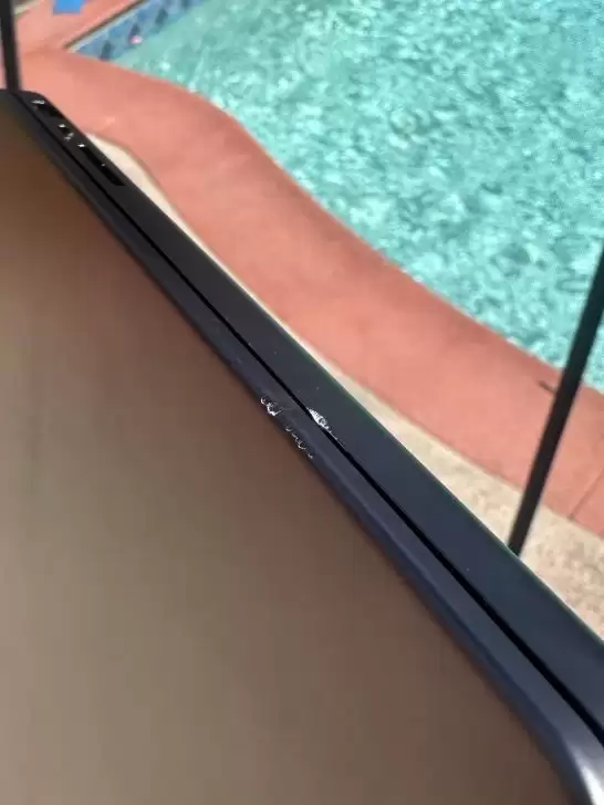 MacBook Pro太硬了!摔下4米再滚25级台阶:仅轻微刮花