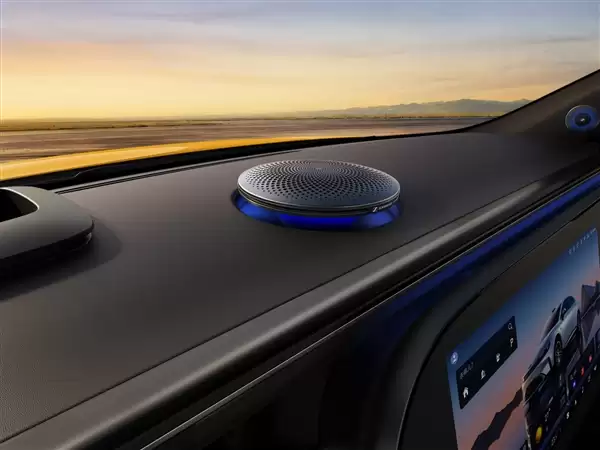 小米SU7的竞品+1！smart精灵6号内饰官图公布：浓郁奔驰味