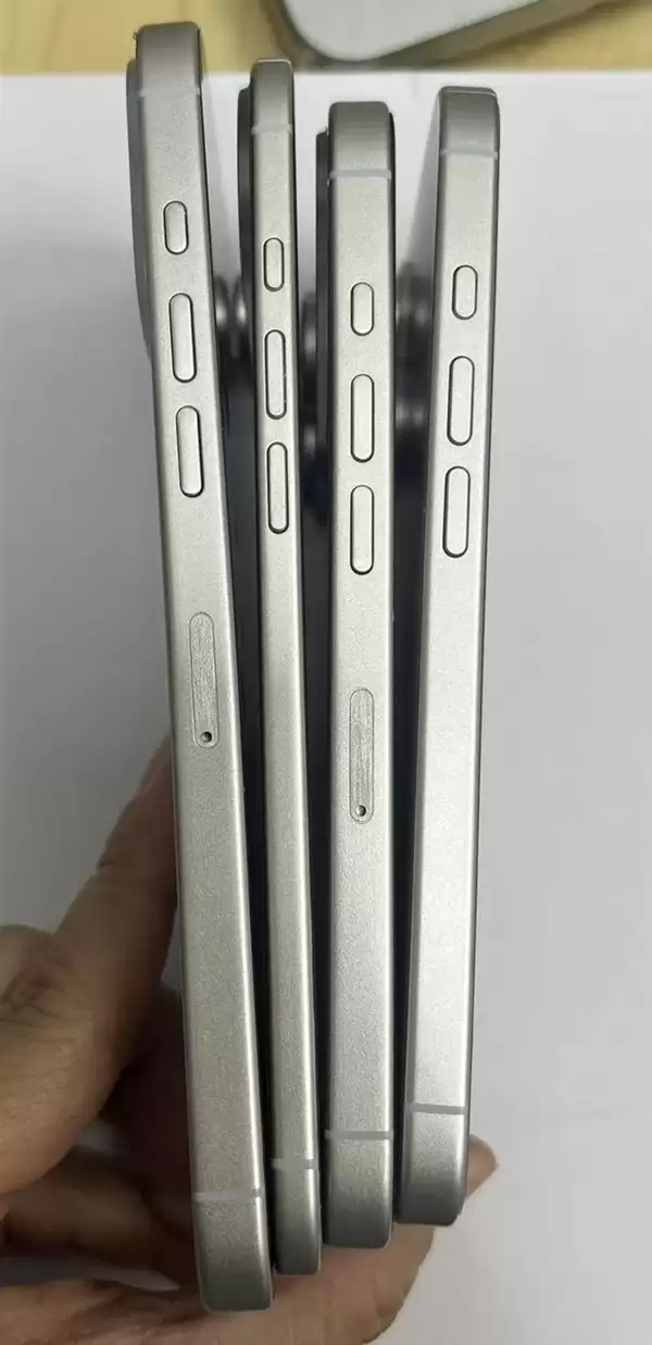 iPhone 17系列机模上手:Air版厚度接近USB-C口