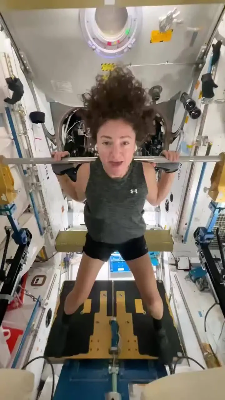 时速2.8万公里绕地飞行：苹果AirPods陪伴美国宇航员太空健身