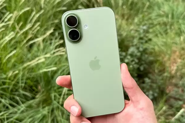 外观零创新！iPhone 18标准版设计没变：苹果又挤牙膏