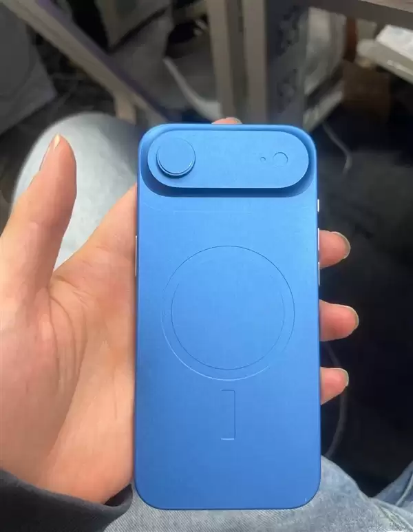 iPhone 17 Air/17 Pro Max厚度对比:Air版薄到无敌