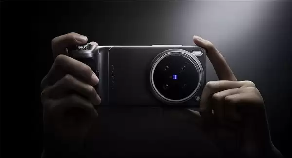 重塑 iPhone 摄影，重构手机摄影创作体验 ——PGYTECH 发布 RetroVa 复古影像套装