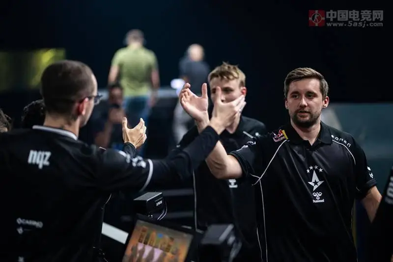 Astralis晋级IEM科隆第二阶段 HooXi详解战术调整与Overpass回归 