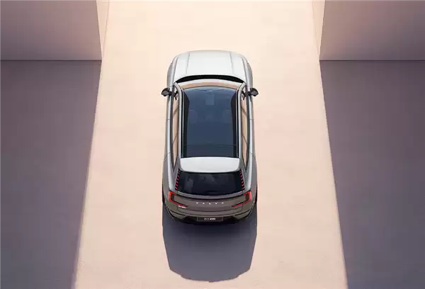 53.99万起 新款沃尔沃EX90预售:升级全铝底盘、800V高压平台