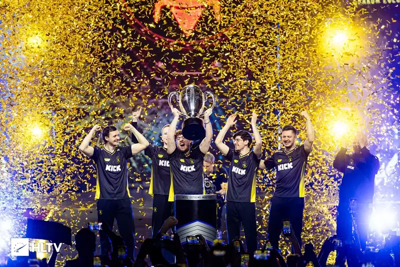 apEX:ZywOo证明了他是世界上最好的选手,谁要是不同意就滚一边 apEX:ZywOo证明了他是世界上最好的选手,谁要是不同意就滚一边