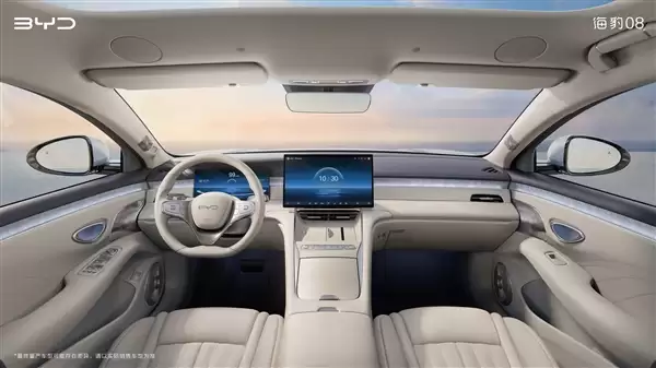 比亚迪海洋网旗舰轿车 海豹08内饰官图发布:审美高级起来了