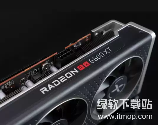 多显卡矿机运行实景，展现算力集群