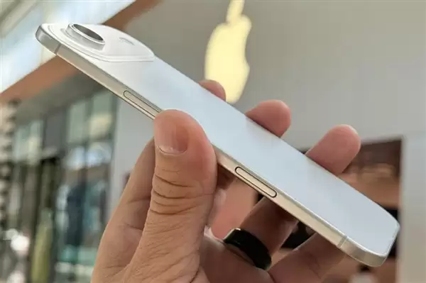 苹果史上最大!曝iPhone 17 Pro升级12GB内存:三星主供