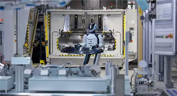 每天能干10小时 机器人将进入宝马德国工厂打工