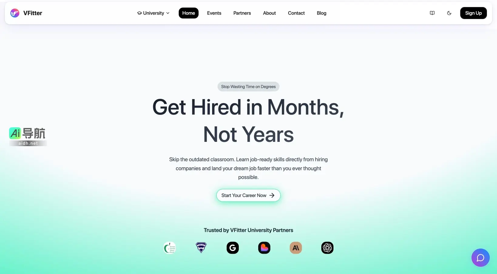 VFitter University 通过项目导向学习和行业连接，帮助学生快速获得就业技能，实现职业转型