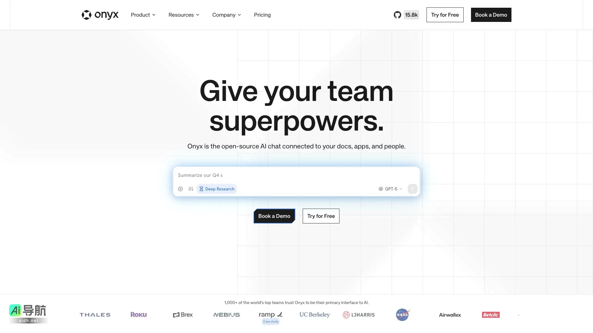 Onyx AI 是一个开源AI聊天平台，连接文档、应用和团队，提升协作与生产力