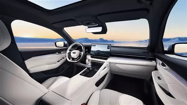 百公里油耗不到4升 吉利星瑞i-HEV智擎混动预售：10.27万起