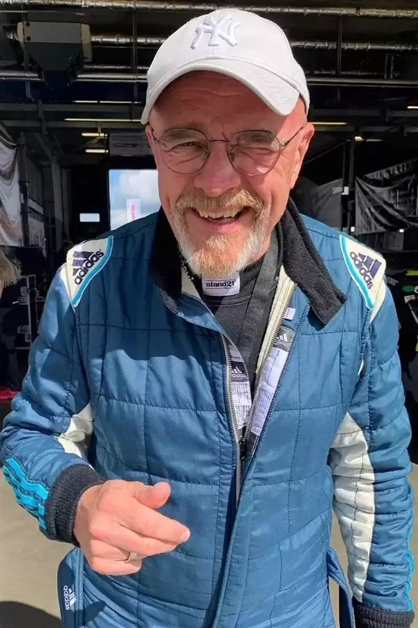 纽博格林24小时耐力排位赛中七车连撞：一芬兰车手不幸身亡