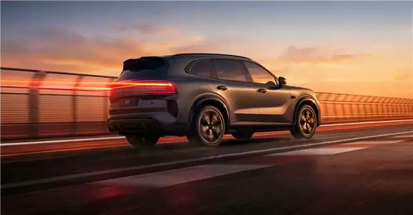 32.98万起 极氪8X上市：吉利系“宝马X5”杀到！